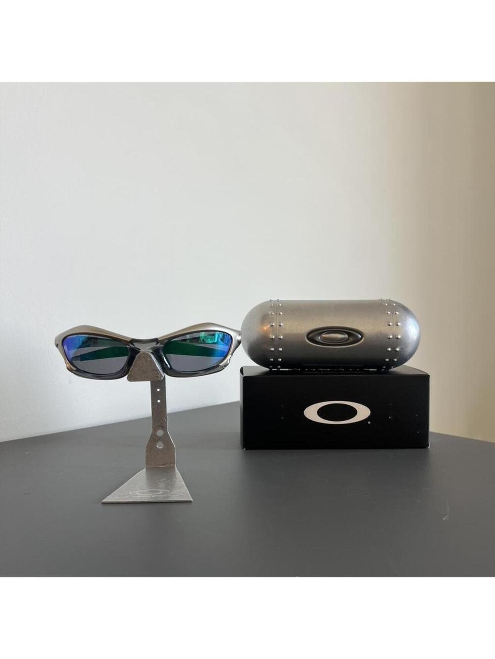 Oakley Men's Silver and Black Sunglass